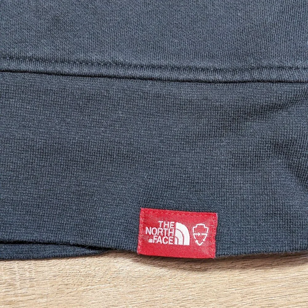 The North Face Defend Our Land Sweatshirt Adult Size XL Black Crewneck